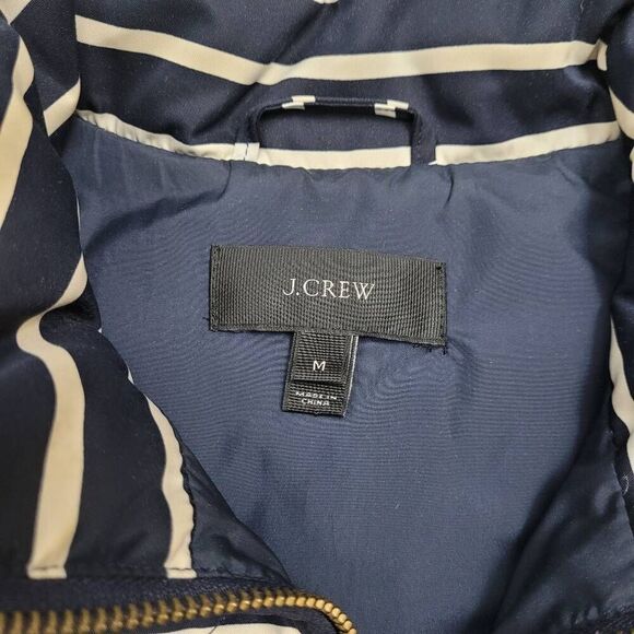 J.Crew Excursion Quilted Puffer Vest Sz M Striped Navy Blue White Full Zip Prepp - Picture 3 of 7